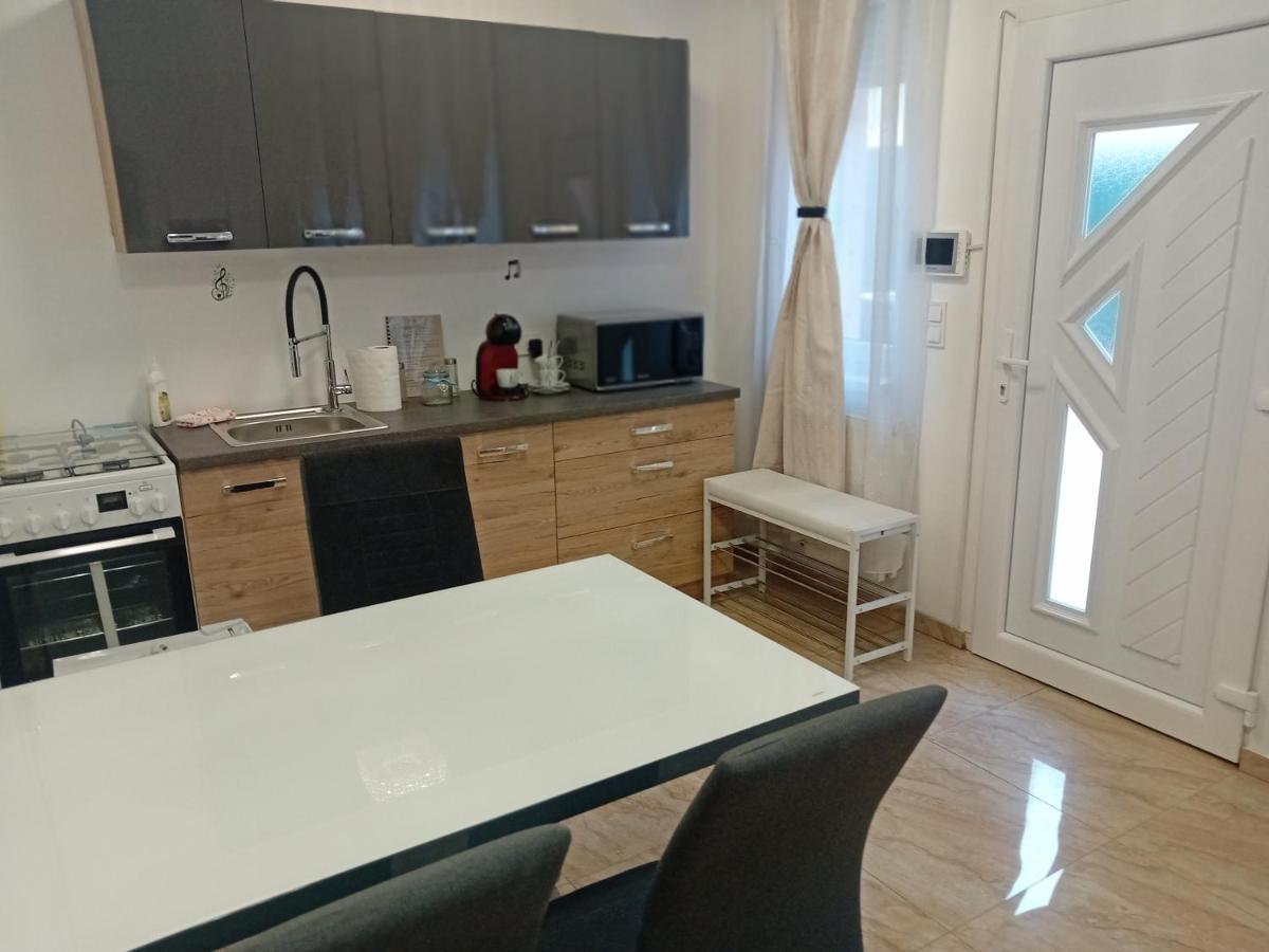 Hangjegy Apartman Дебрецен Экстерьер фото